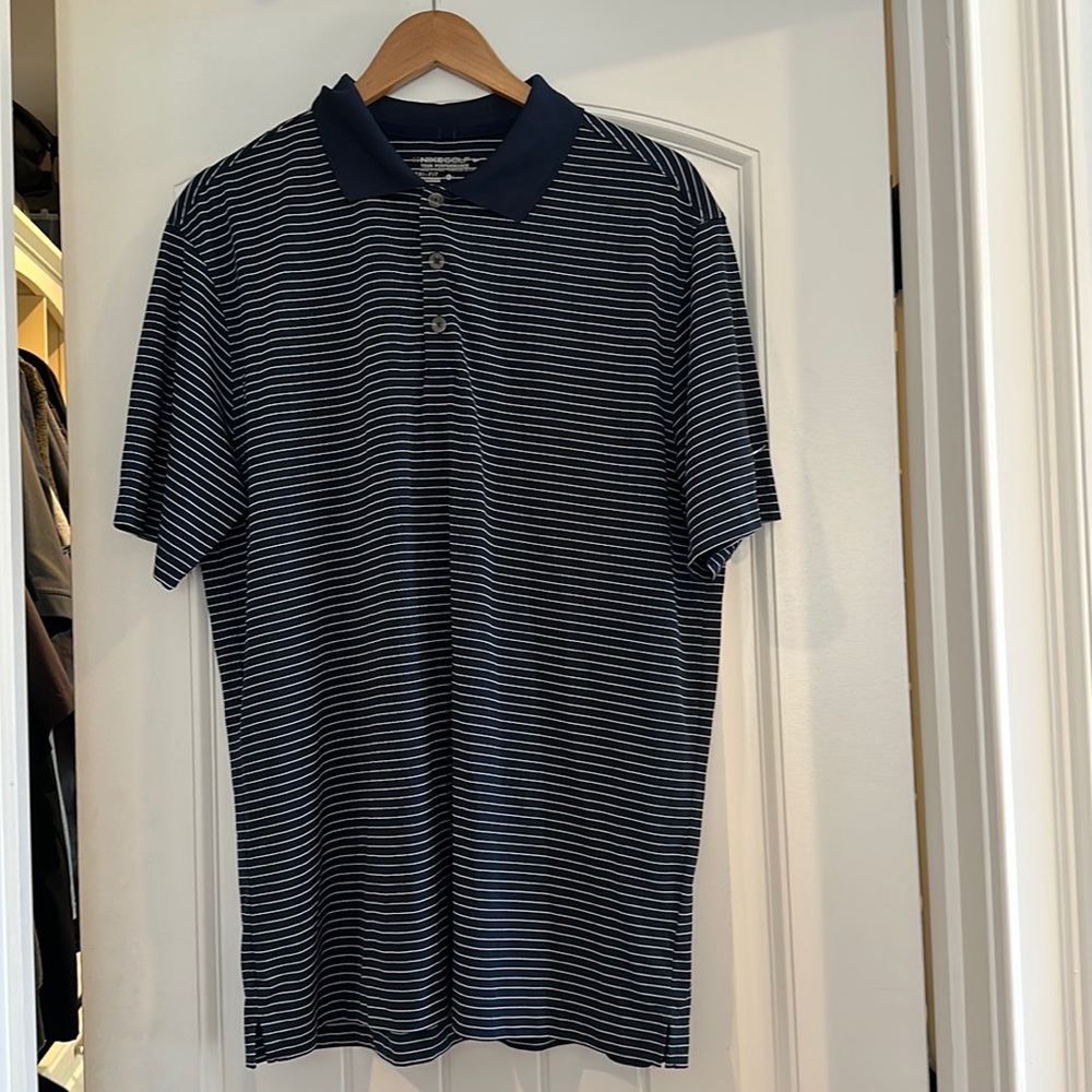 Mens Nike Dri-FIT golf shirt, size L